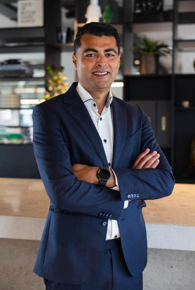 Nawid Husseini